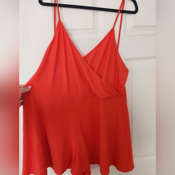 Boohoo plus wrap front romper - Picture 2 of 3
